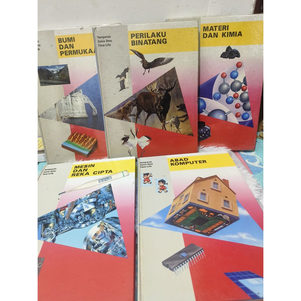 Buku Hamparan Dunia Ilmu (HDI)