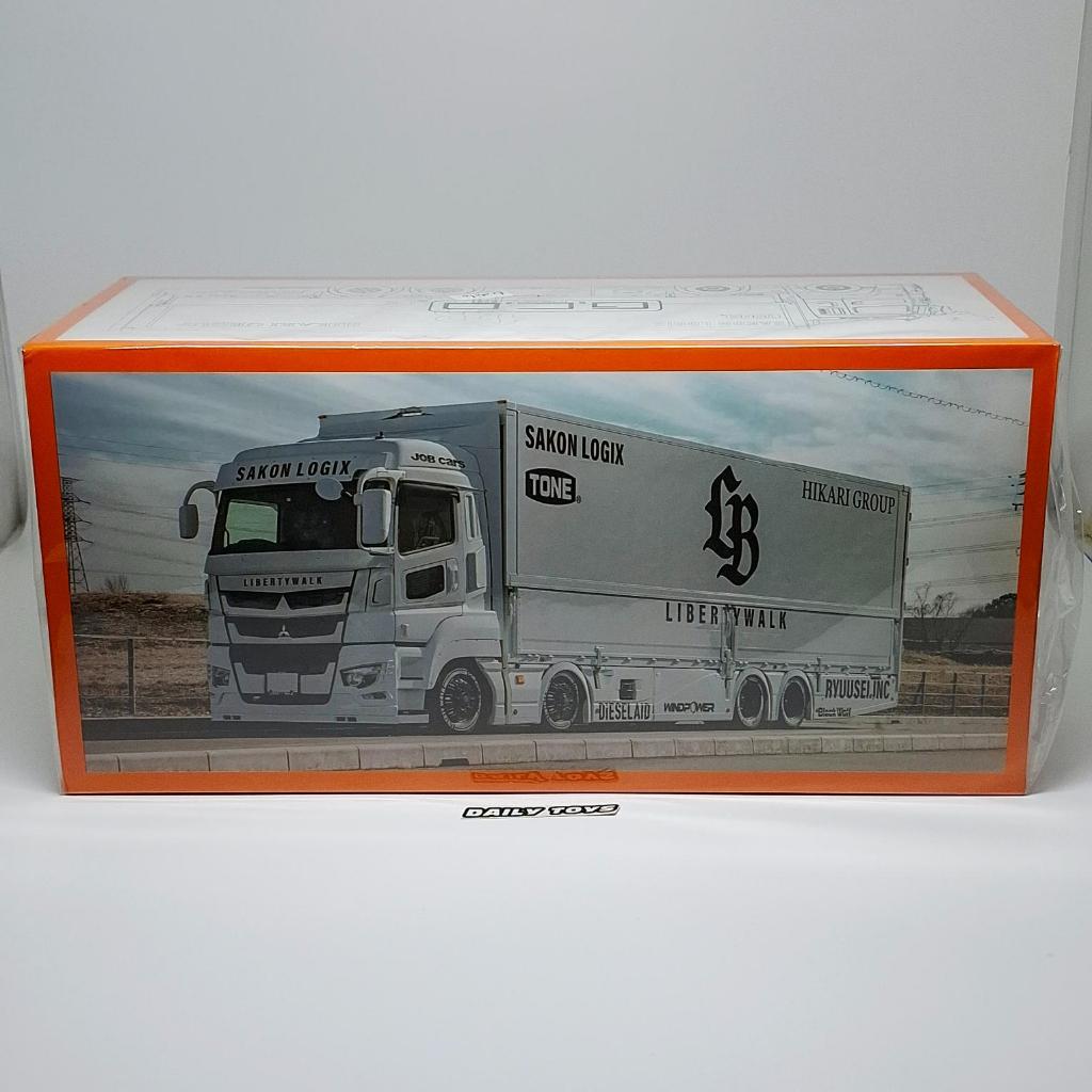 GCD LB-Trucks Mitsubishi Fuso Super Great Transporter Athlete White Sealed