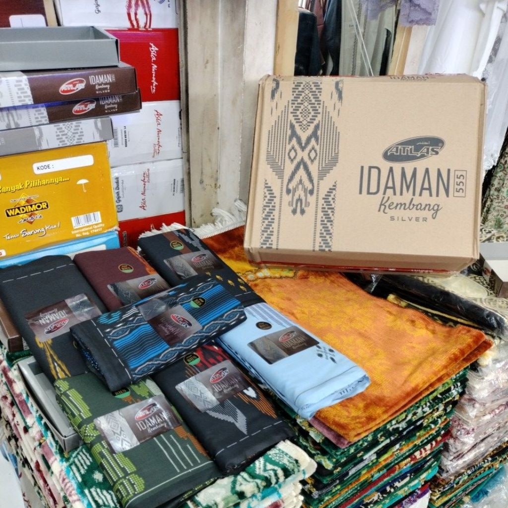 KAIN SARUNG ATLAS IDAMAN KEMBANG MOTIP SONGKET