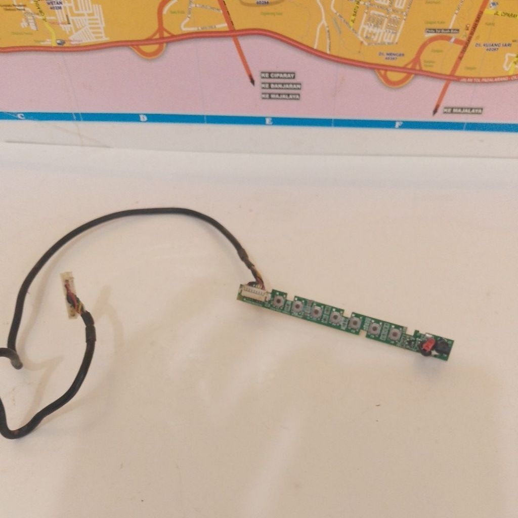 Modul Tombol  TV 24" BEKAS MERK AQUA LED Manual dan Sensor IR (Infrared) untuk TV LED. 