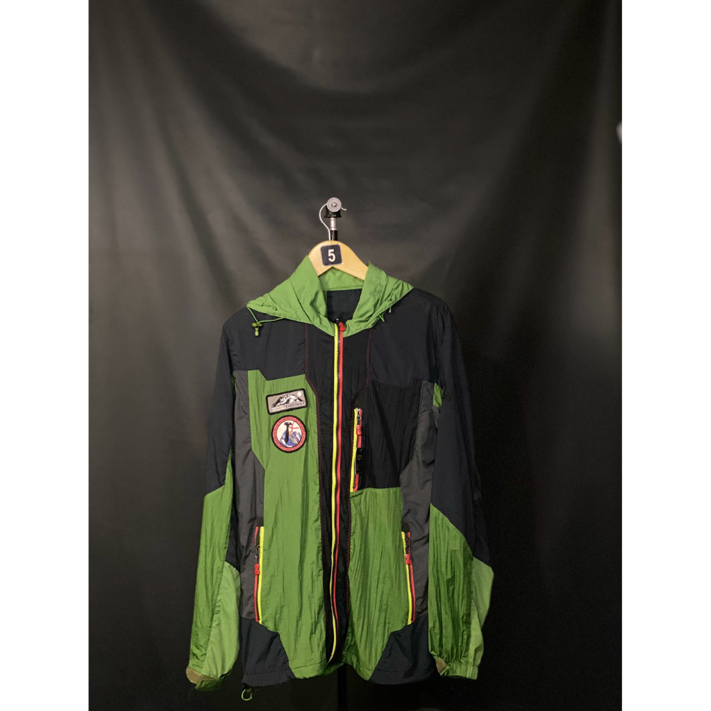 Jaket Tracking dan Hiking