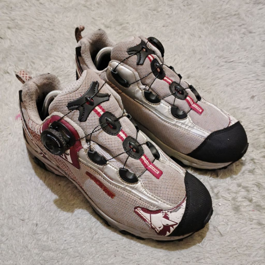 Sepatu Gunung Black Yak Goretex size 39. insole 24.5 cm waterproof