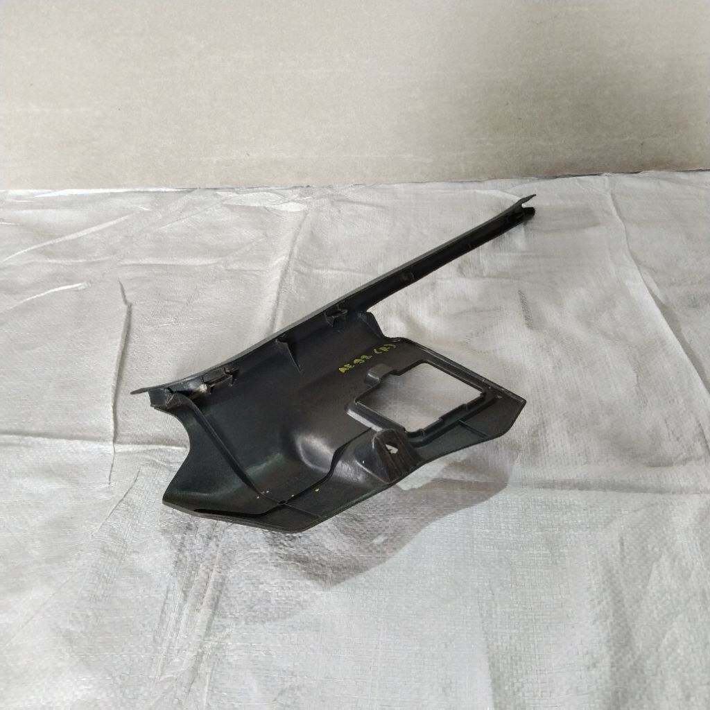 Cover Fuse Box Bawah Setir Bagian Kanan 62101-12140 Original Copotan Toyota Corolla Twincam AE92