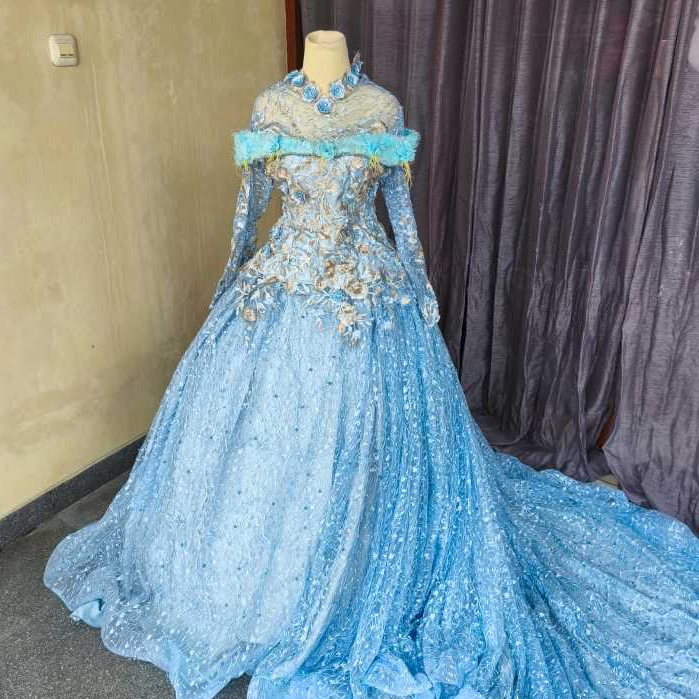 Gaun Pengantin Biru Muda 10