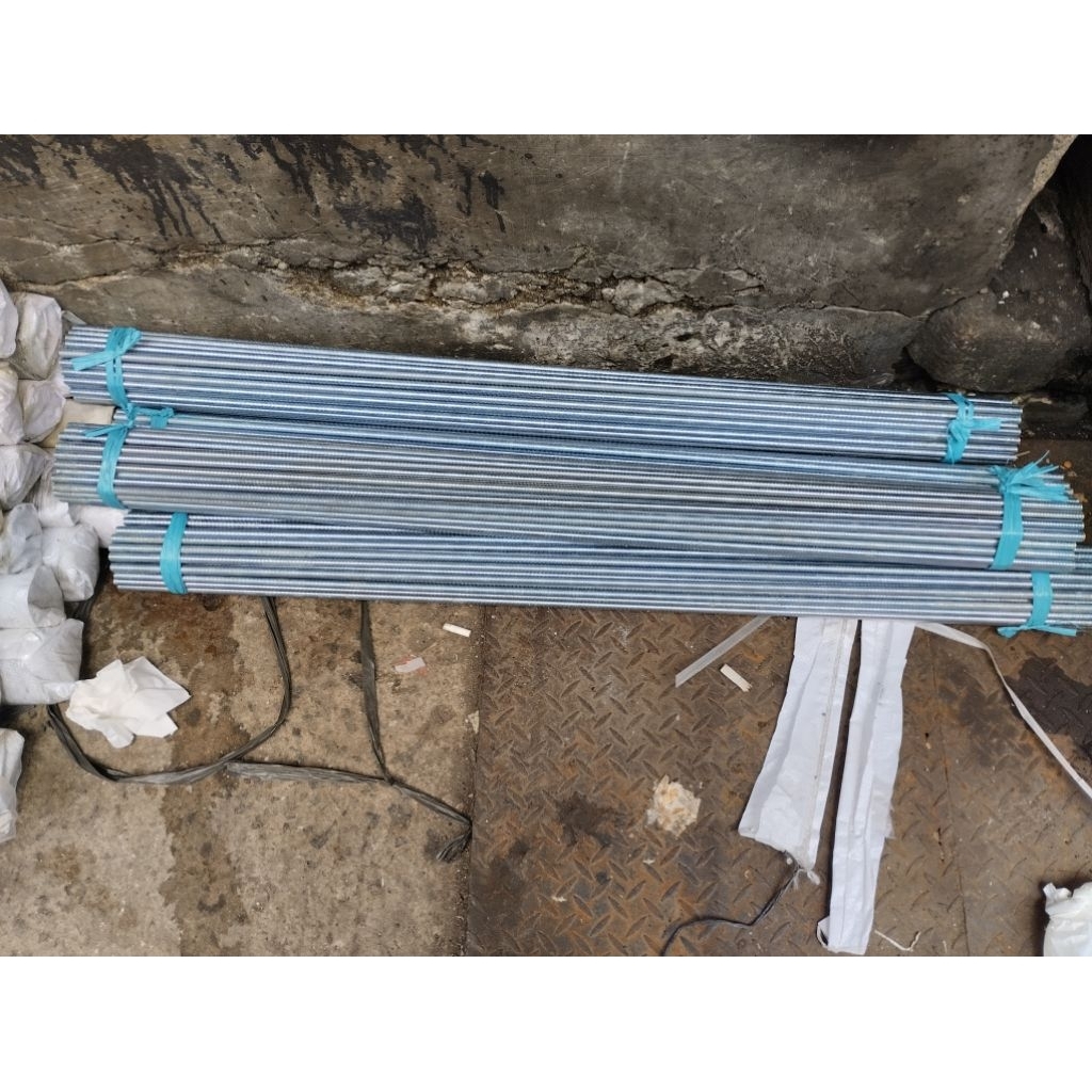 As Drat Besi Hitam ukuran 5/16 (drat kasar) panjang 1 meter(100cm)