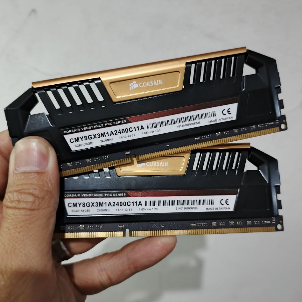 Memory RAM Corsair Vengeance Pro 16GB DDR3 2400 kit (2x8GB)