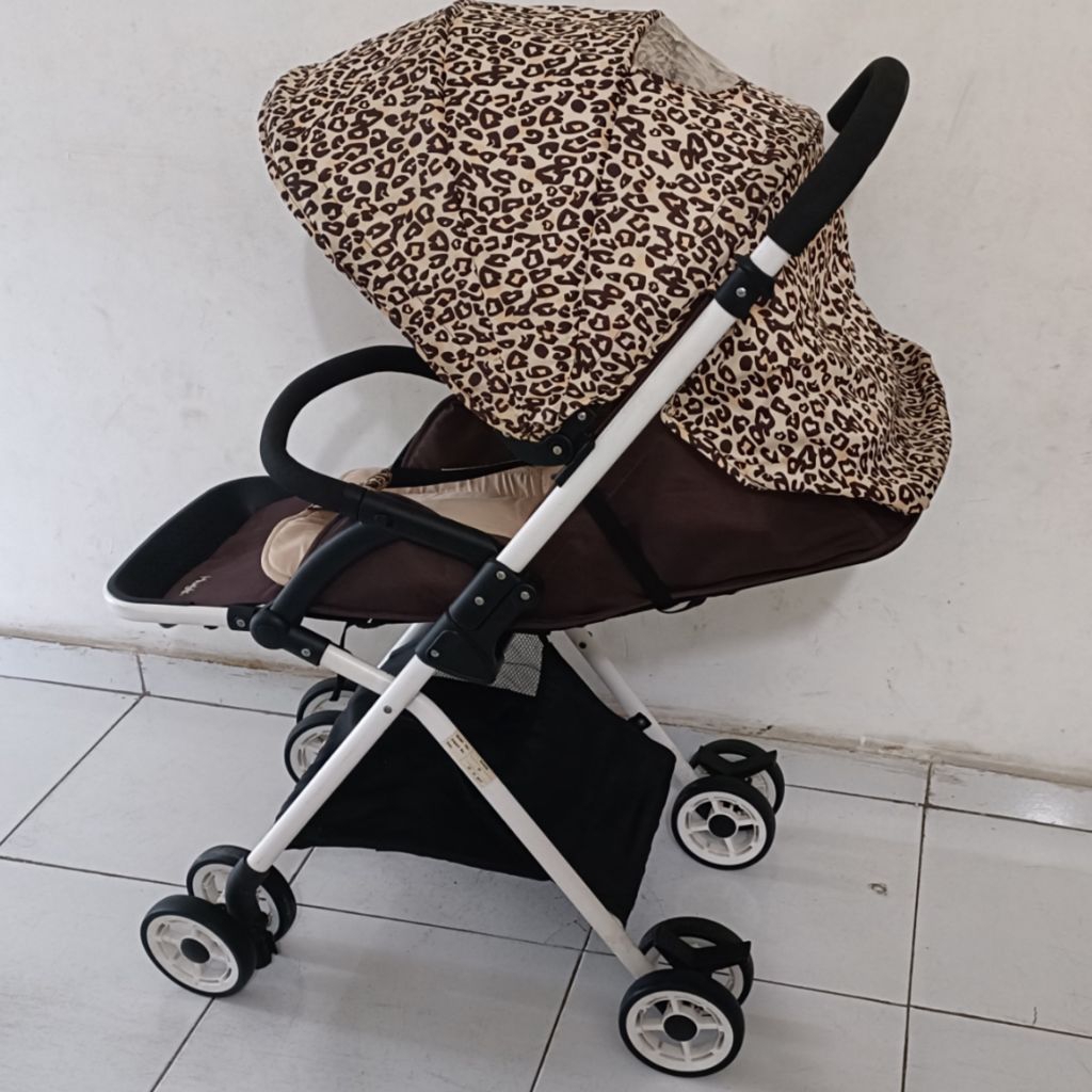 Stroller Hugo Cube Cokelat Kondisi Bekas Mulus Original