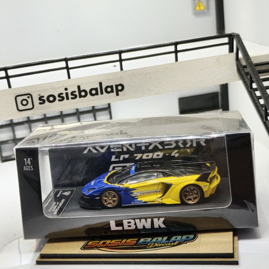 LIBERTY WALK LAMBORGHINI AVENTADOR LP 700 - 4 GT EVO SPOON EDITION