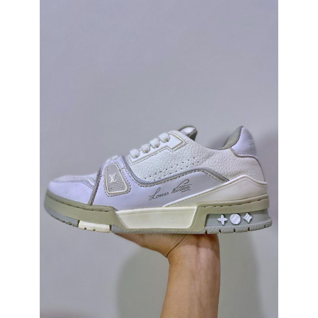 Sepatu Wanita Loius Vuitton LV