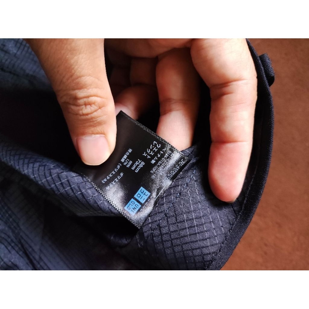 celana kerja kantor UNIQLO airsense p54