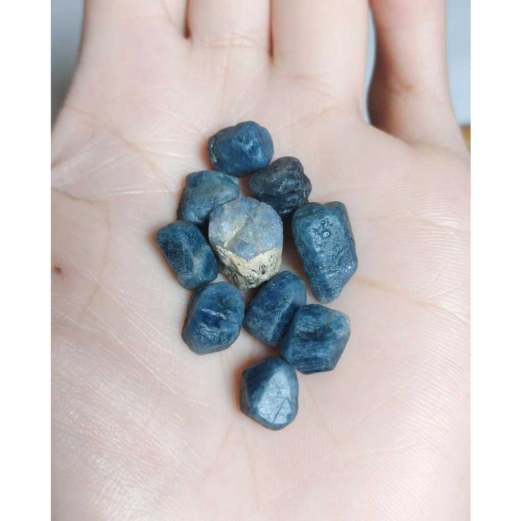 Natural Blue Sapphire rough (11)
