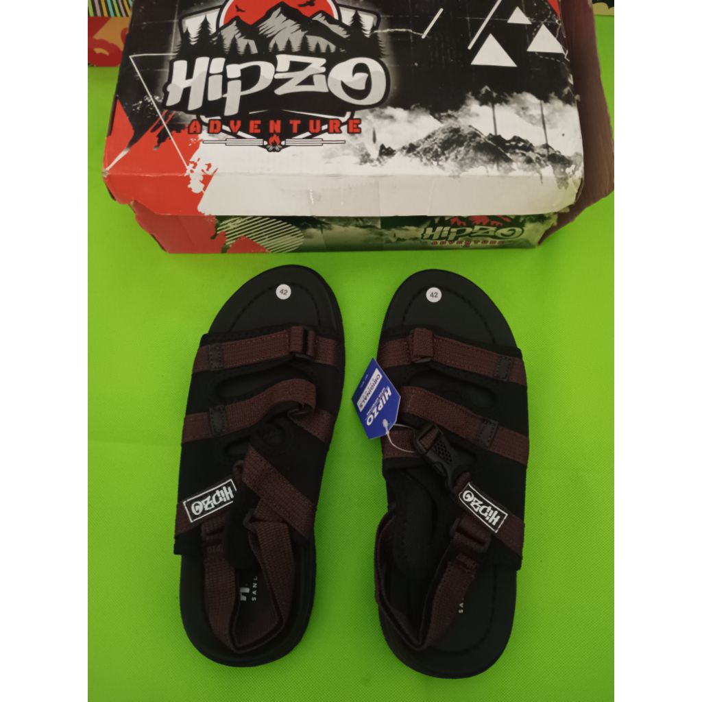 SANDAL GUNUNG MERK HIPZO UKURAN 42