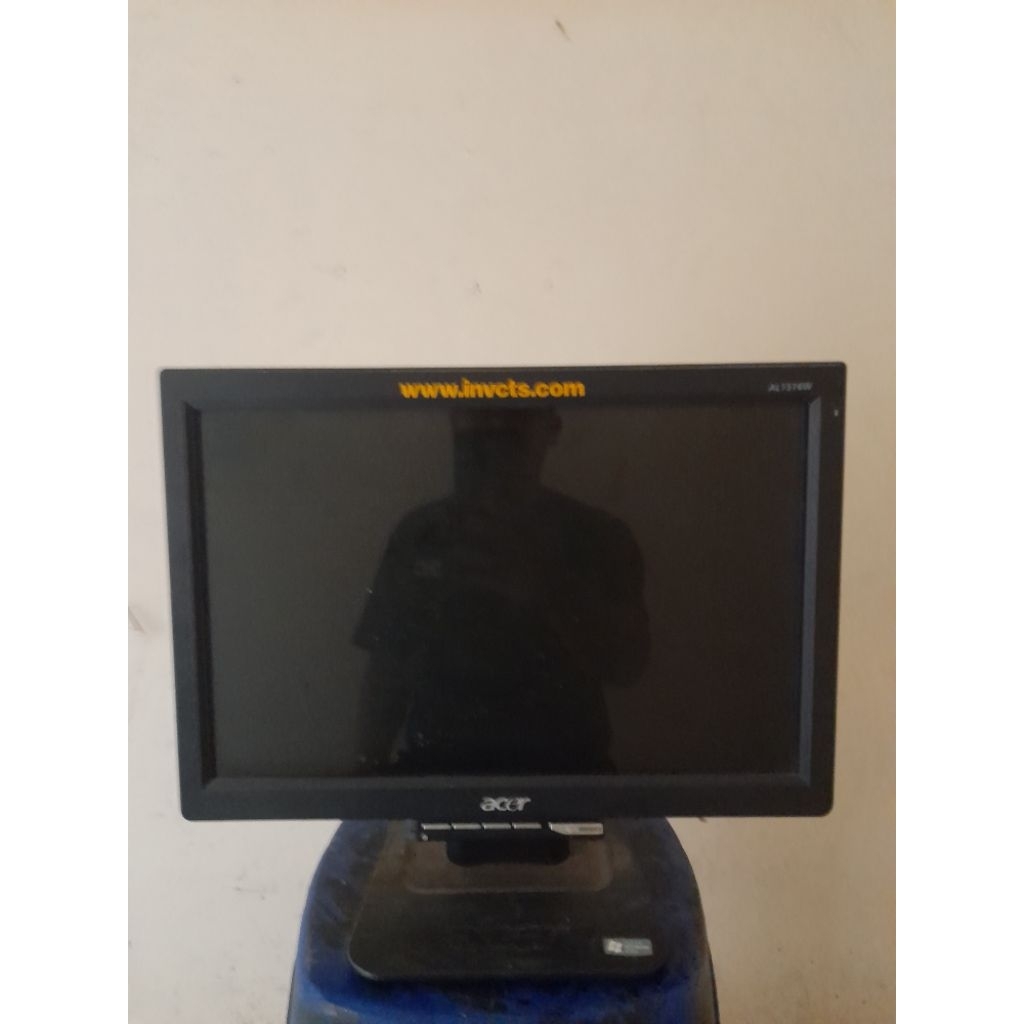 layar lcd 16 in minus tompel