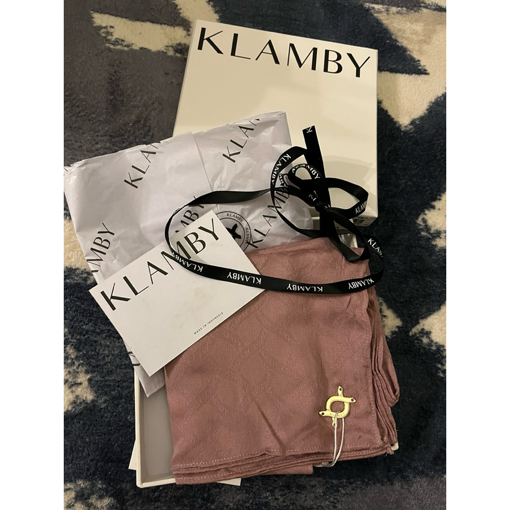 Klamby - Plain Scarf Monogram Chain