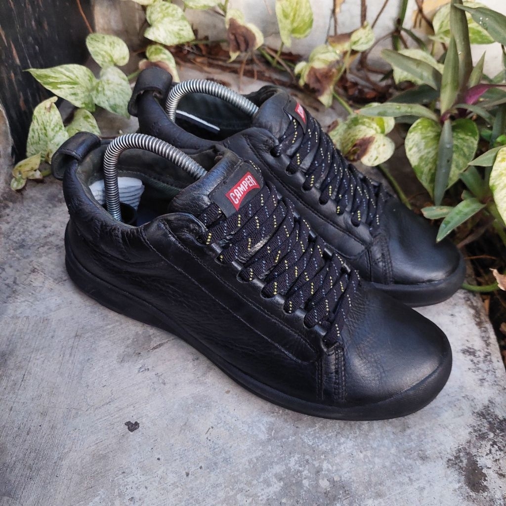 sepatu sneakers second camper size 41(26cm)