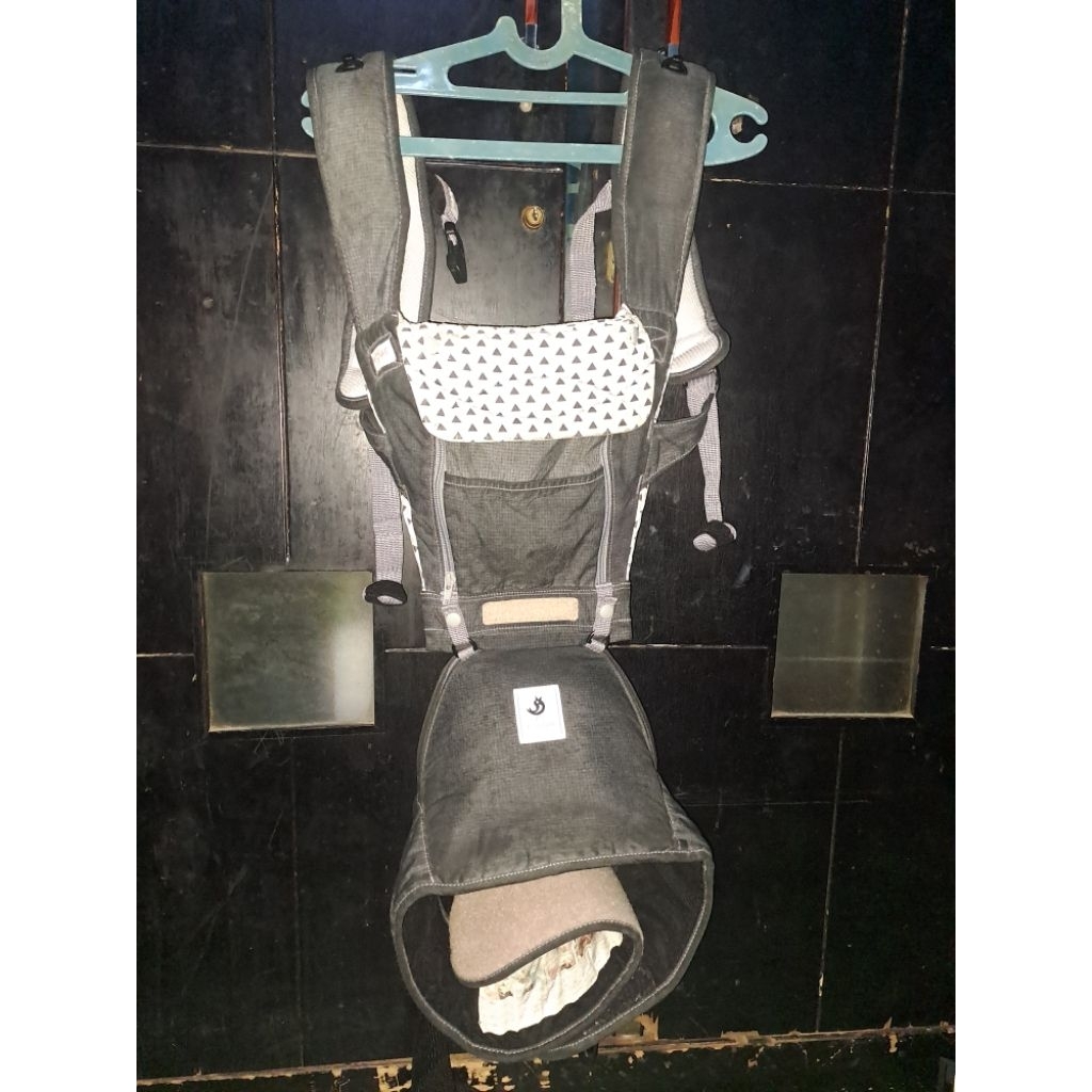 gendongan hipseat pognae