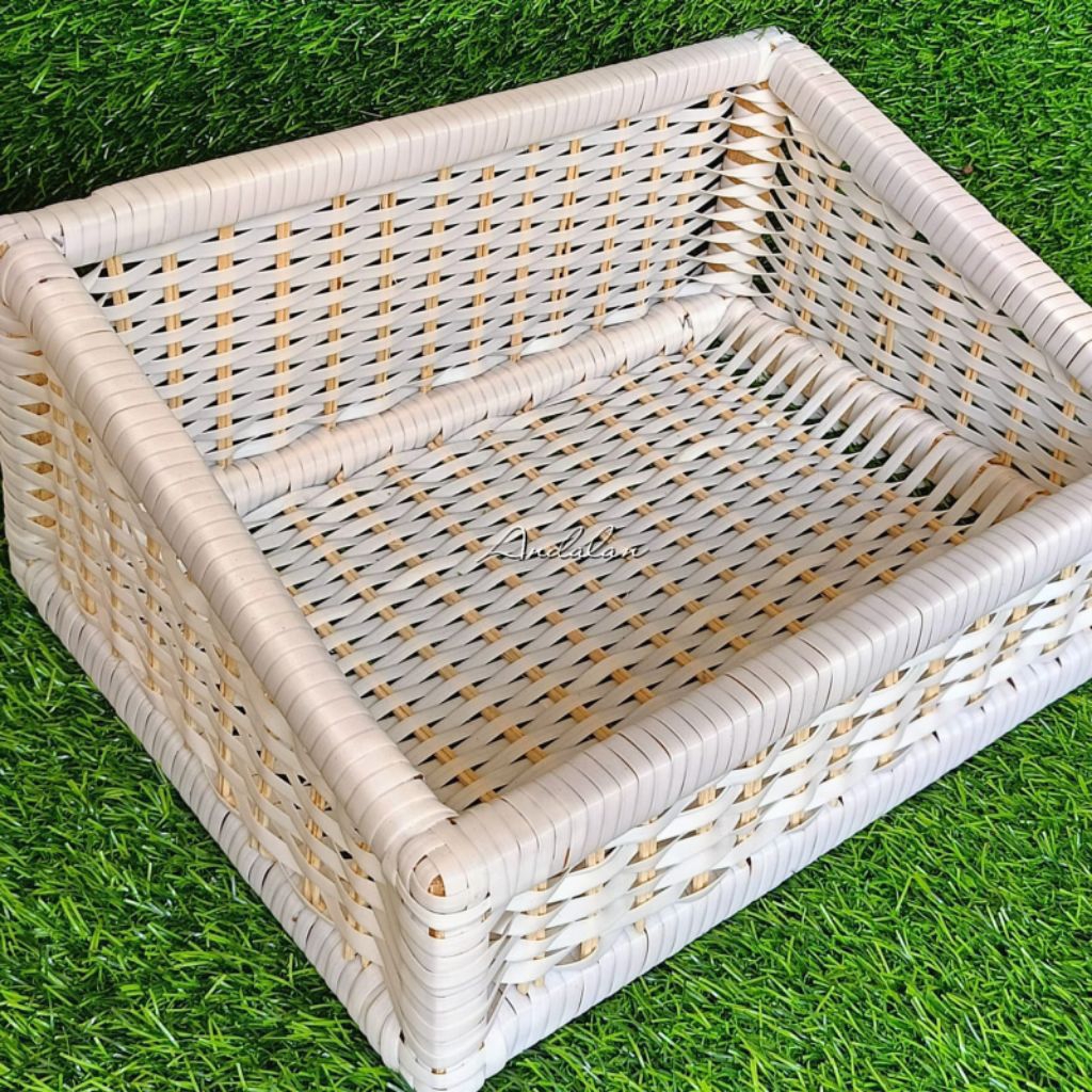 Karanjang Kotak Baki Tray Rotan Sintetis Miring