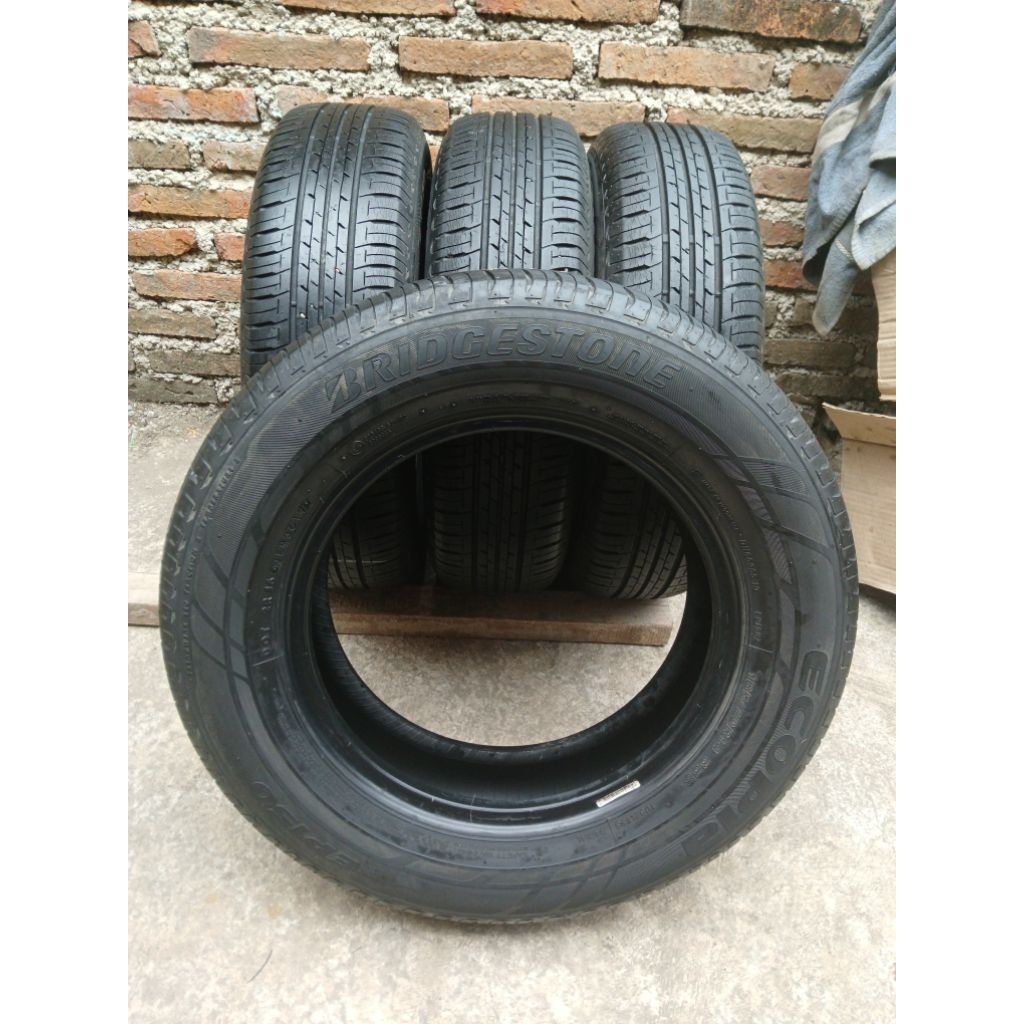 Ban Bridgestone 185/70 R14