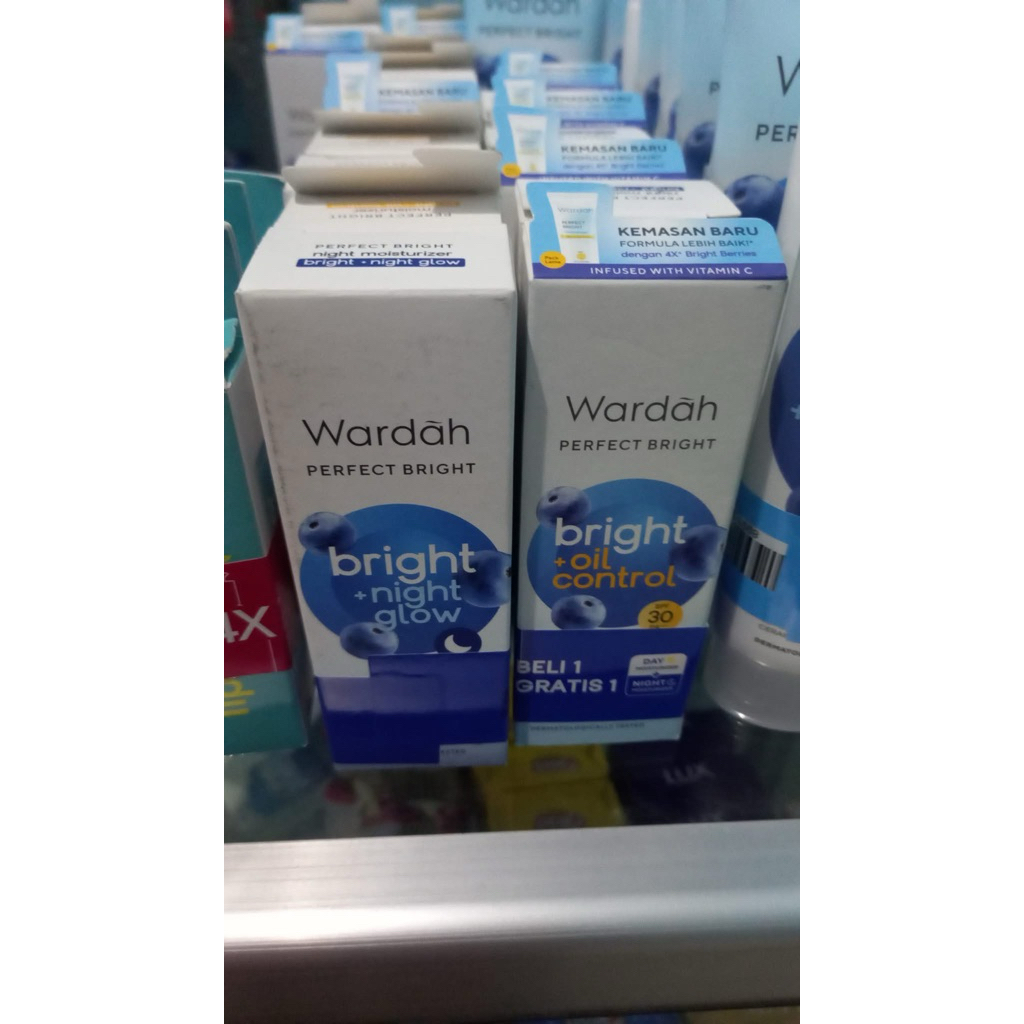 wardah b1g1 pelembab siang malam