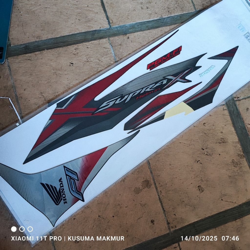 Stripe body Supra X125 helm in Fi black kiri. 871X0-KYZ-660ZAL