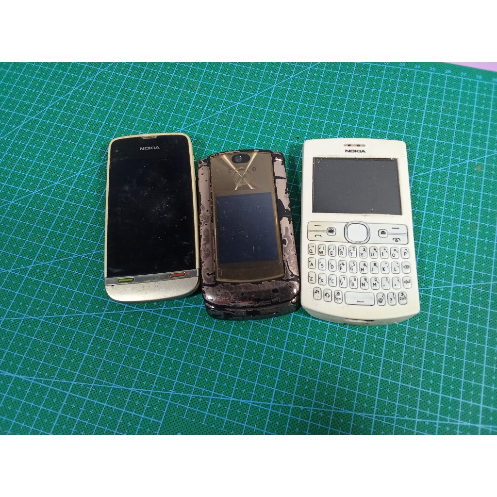 Hp Nokia Asha dan Motorola Flip V8 Bahan Service dan Sparepart