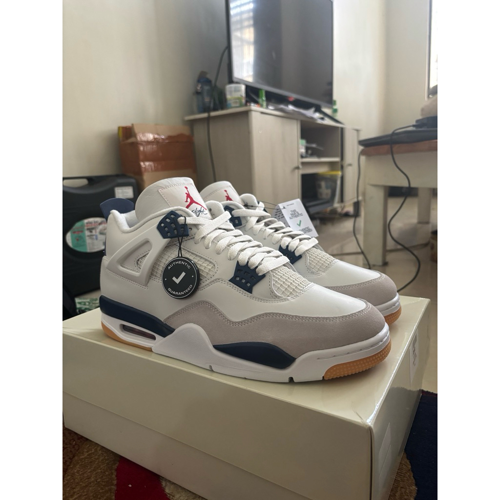 Air Jordan SB 4 Navy pesanan