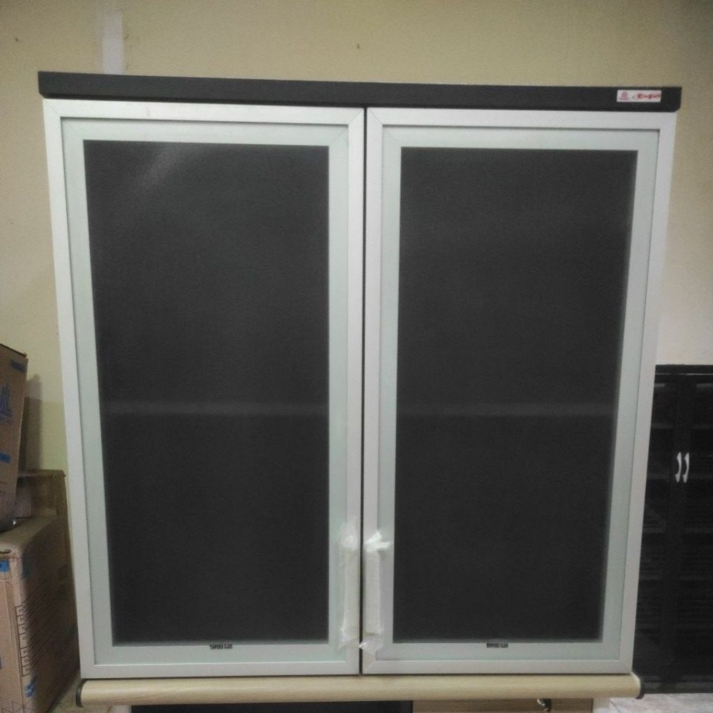 LEMARI DAPUR GANTUNG DUA PINTU EXPO/KA 01 EXPO/LEMARI DAPUR GANTUNG P80XL40XT80CM/LEMARI DAPUR GANTU