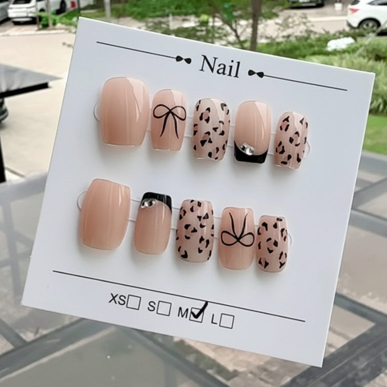 Kuku Palsu Nude Motif Pita & Leopard – Isi 10 Pcs