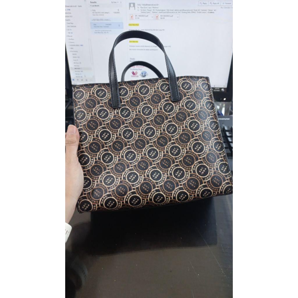 Marc JacobsH003M12FA22 Signature Mini Grind Tote Bag Black Multi