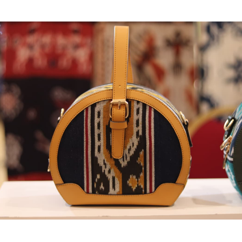 [LIMITED EDITION] Kain Ibu - Tas Laras Jepara Kuning - Gaya Nusantara Dalam Sentuhan Modern