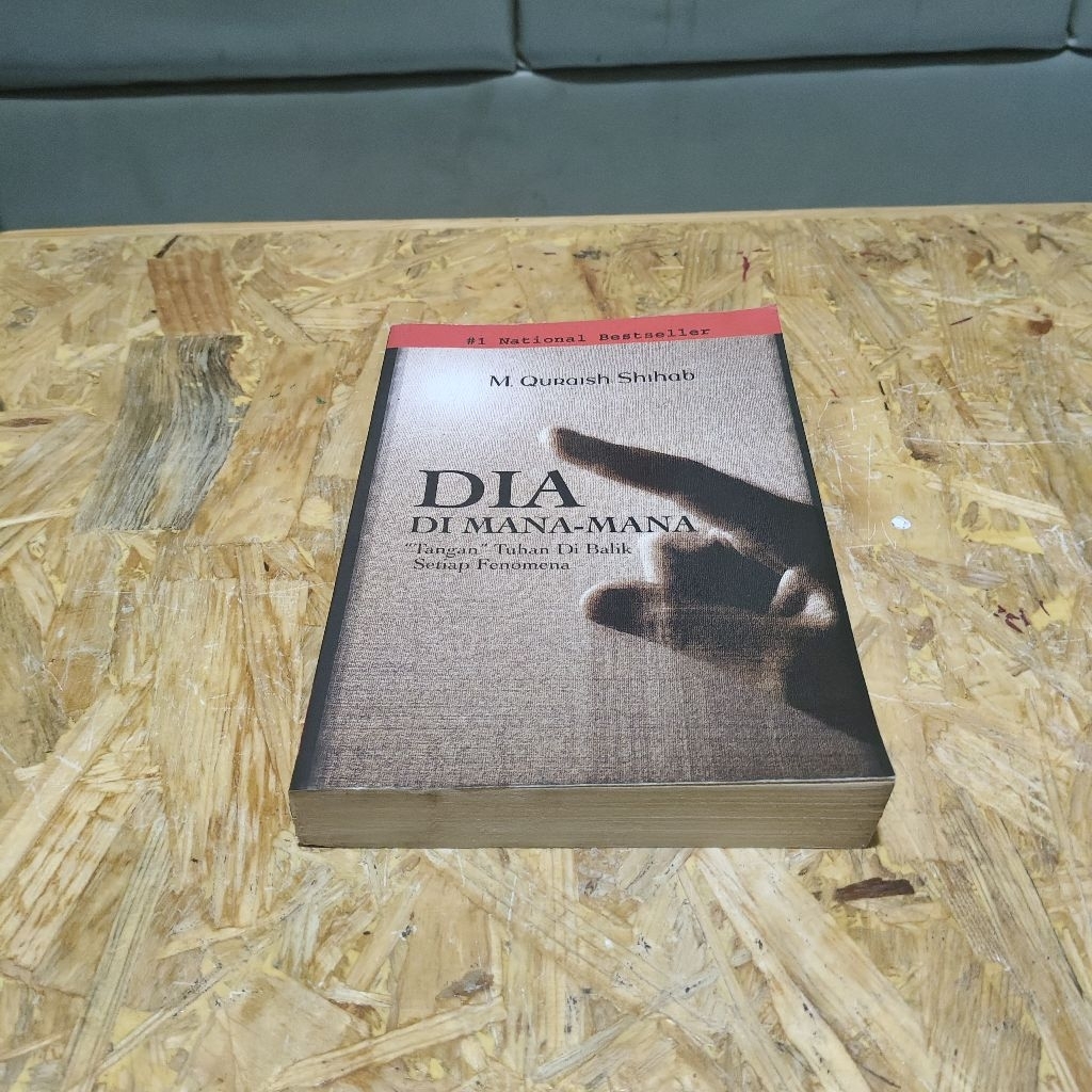 Buku Dia di Mana Mana