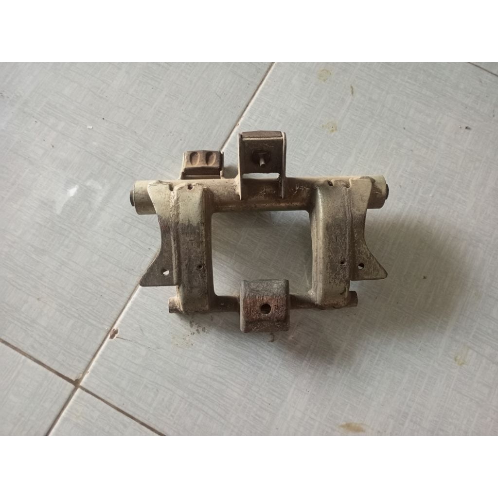 Mounting monting rangka Beat fi/scoopy fi/spacy/vario 110 fi led second original