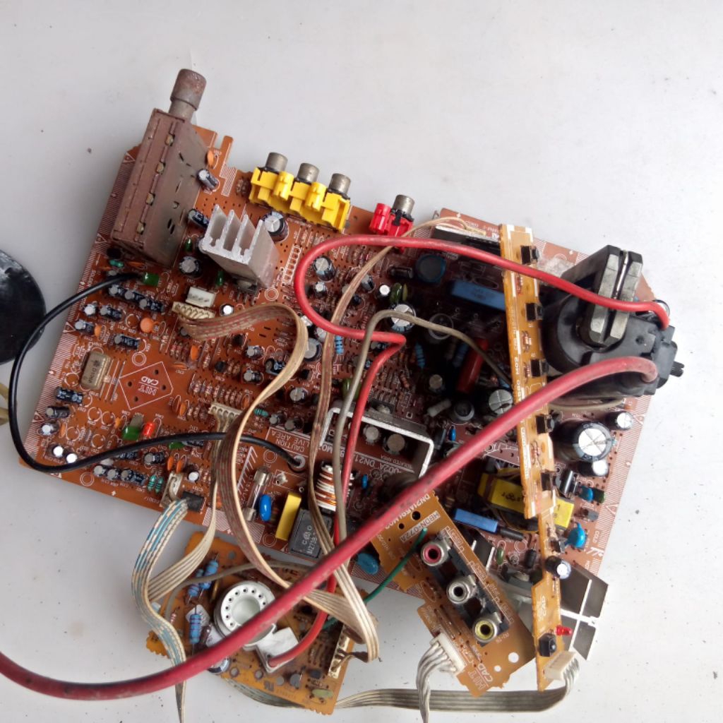 mesin tv Polytron tabung 21inch layar datar/flat,mesin kecil,komponen lengkap,cabutan,blm test/gambl