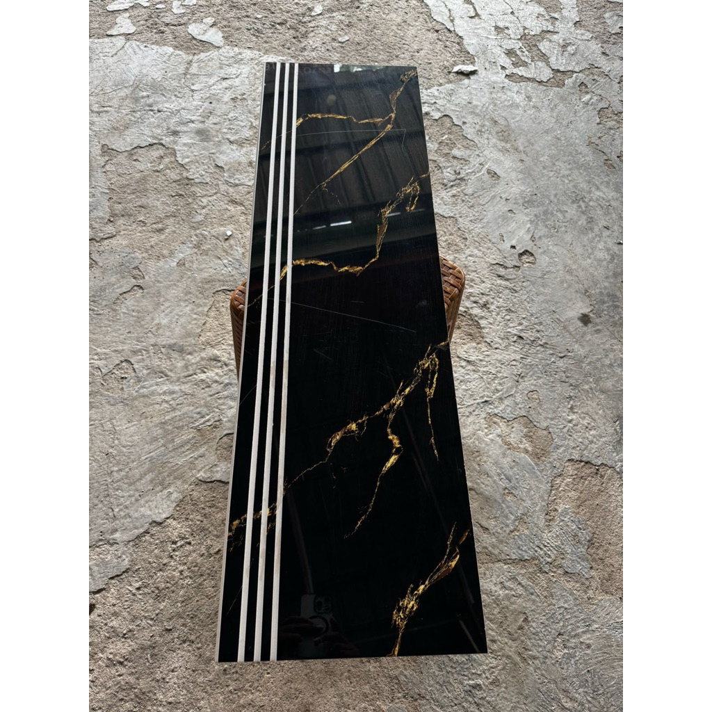 Granit tangga ilionis black 30x120 stepnosing