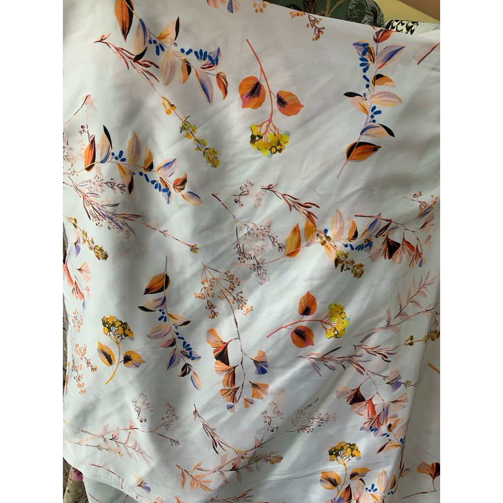 kain satin silk impor | satin silk motif kembang | bahan satin silk motif