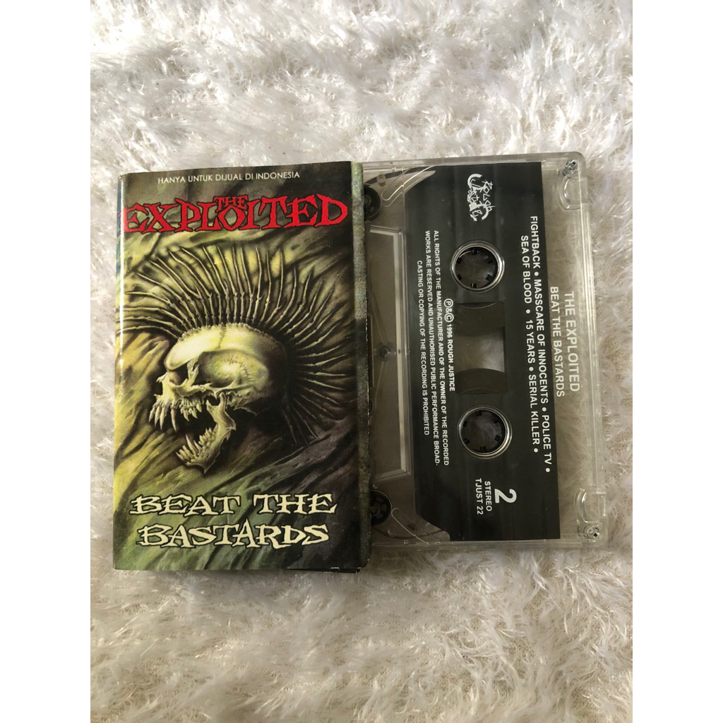kaset pita the exploited album beat the bastards