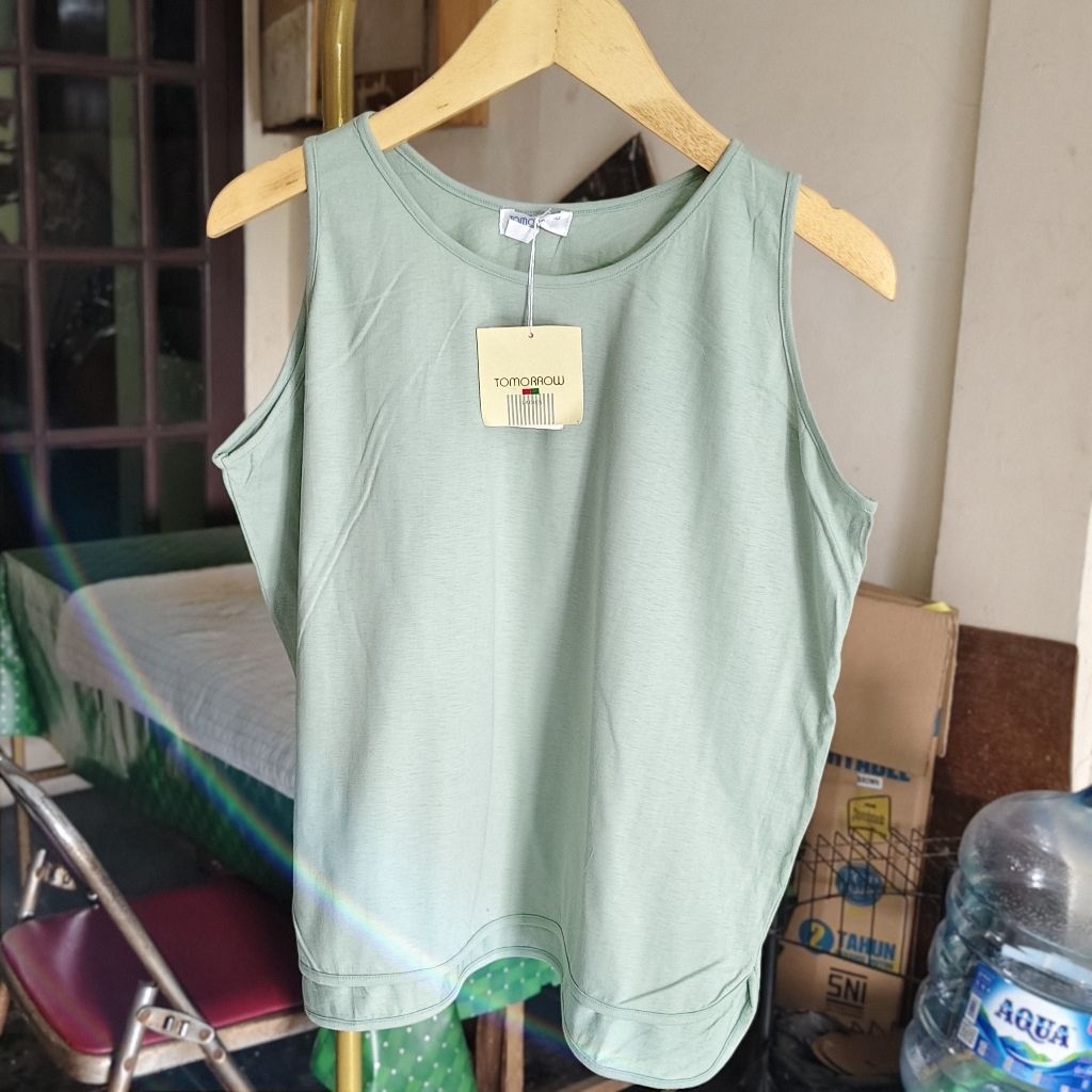 kaos wanita tomorrow ladies hijau sage
