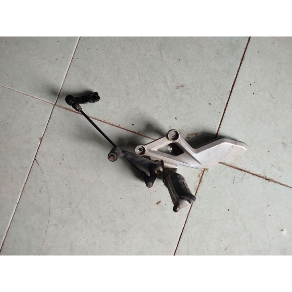 postep depan cbr k45a sebalah kiri