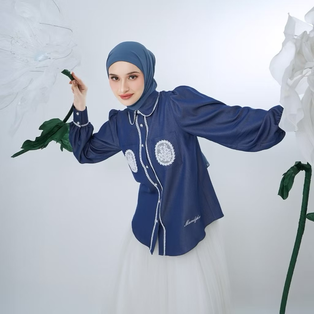 MANDJHA Jolie Blouse - Kemeja Blouse Muslim Modest Denim Variasi Hiasan Putih ORIGINAL By IVAN GUNAW