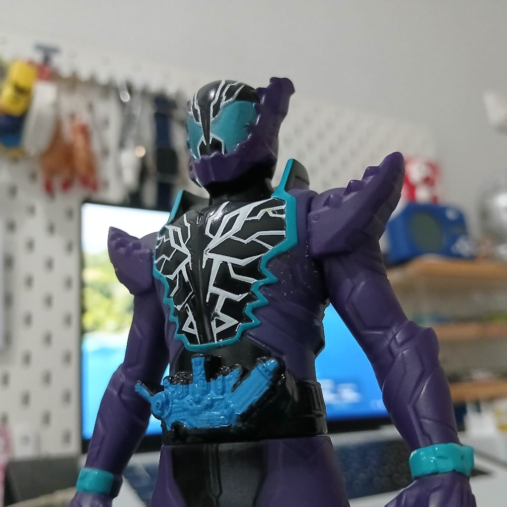 Bandai Figure Kamen Rider Rogue