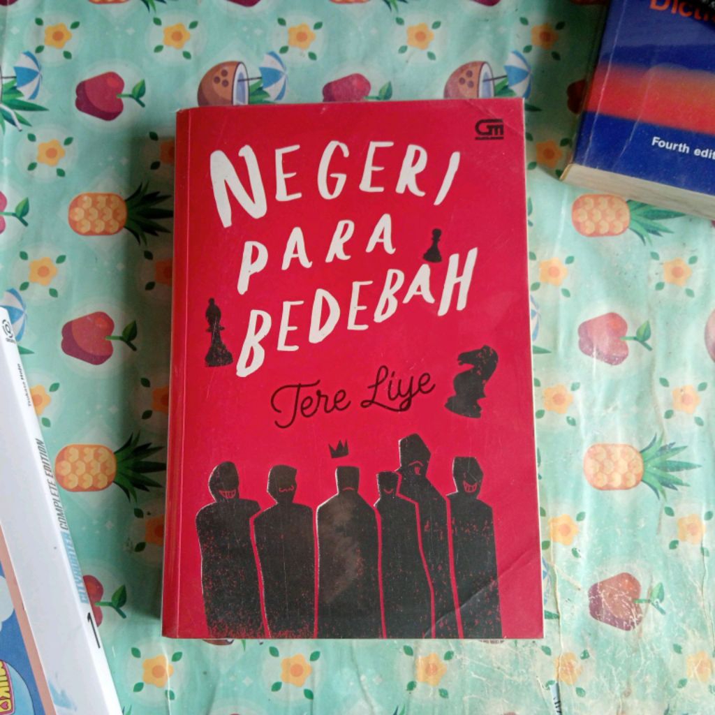 (Preloved) Negeri Para Bedebah - Tere Liye