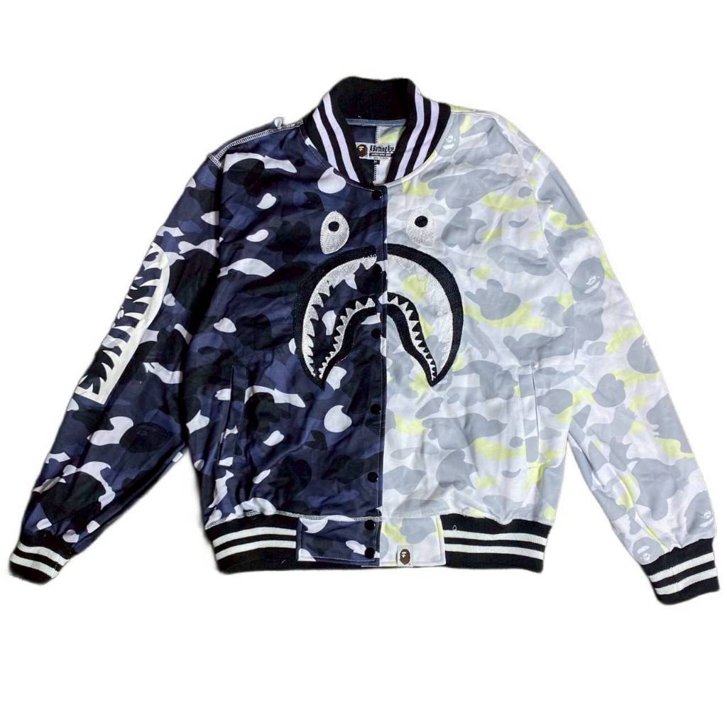 JAKET BOMBER VARSITY BAPE A BATHING APE CITY CAMO SWEAT BLACK WHITE