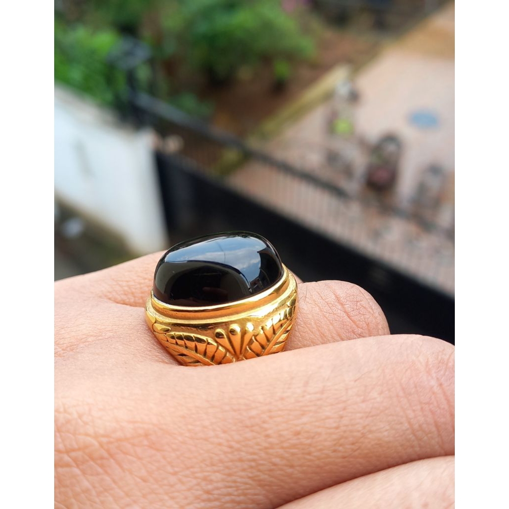 cincin batu kecubung wulung