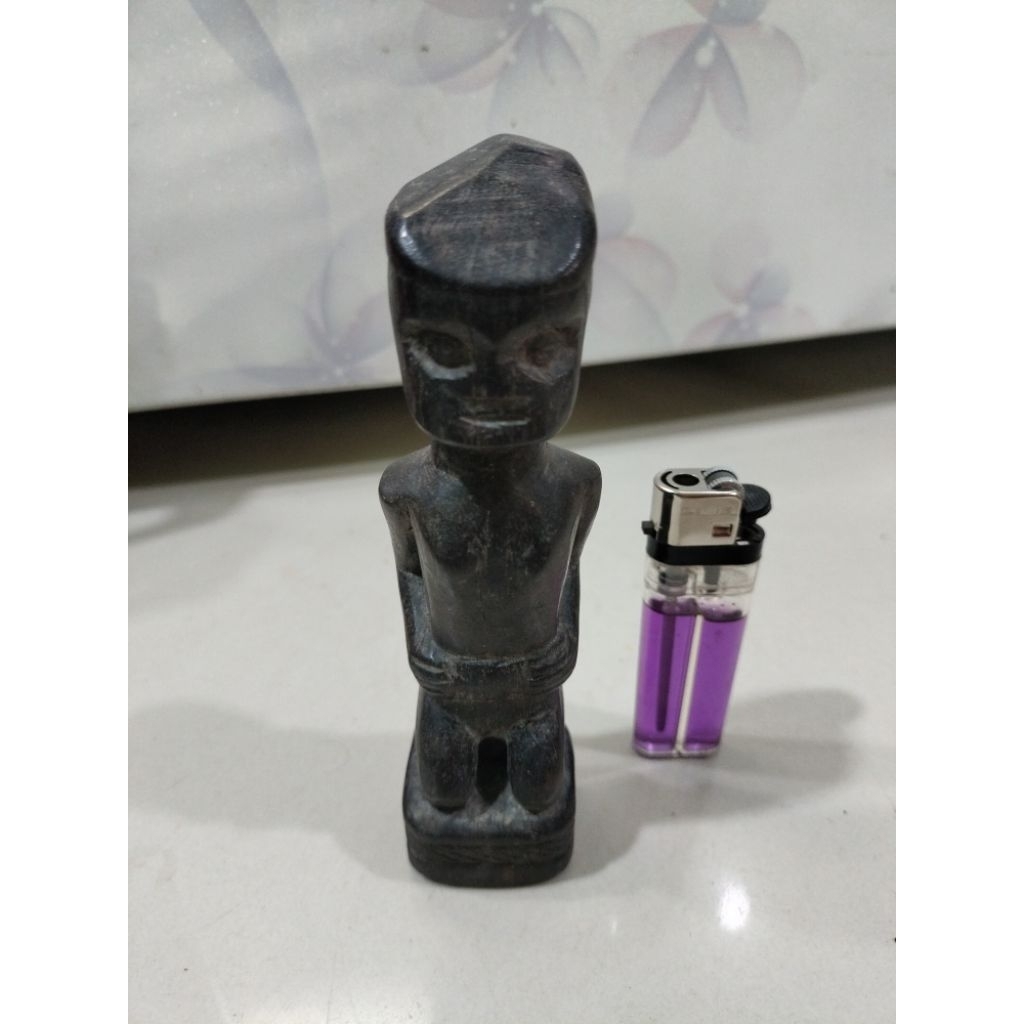 Patung kuno dayak paser kayu ulin.Patung primitif belian
