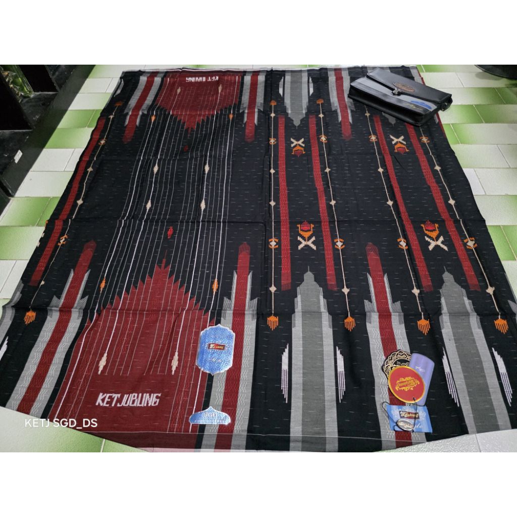 Sarung Ketjubung SGD red