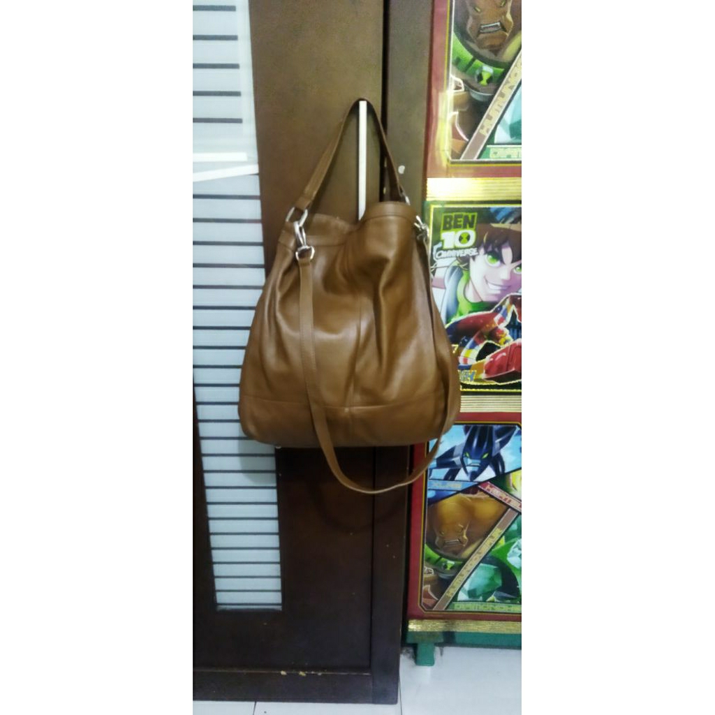 Tas Hobo Talpan coklat brand B Makowsky