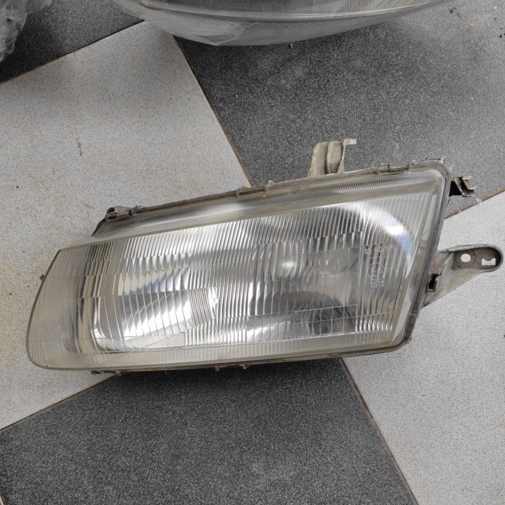 Headlamp Lampu Depan Mazda Lantis 323 familia original