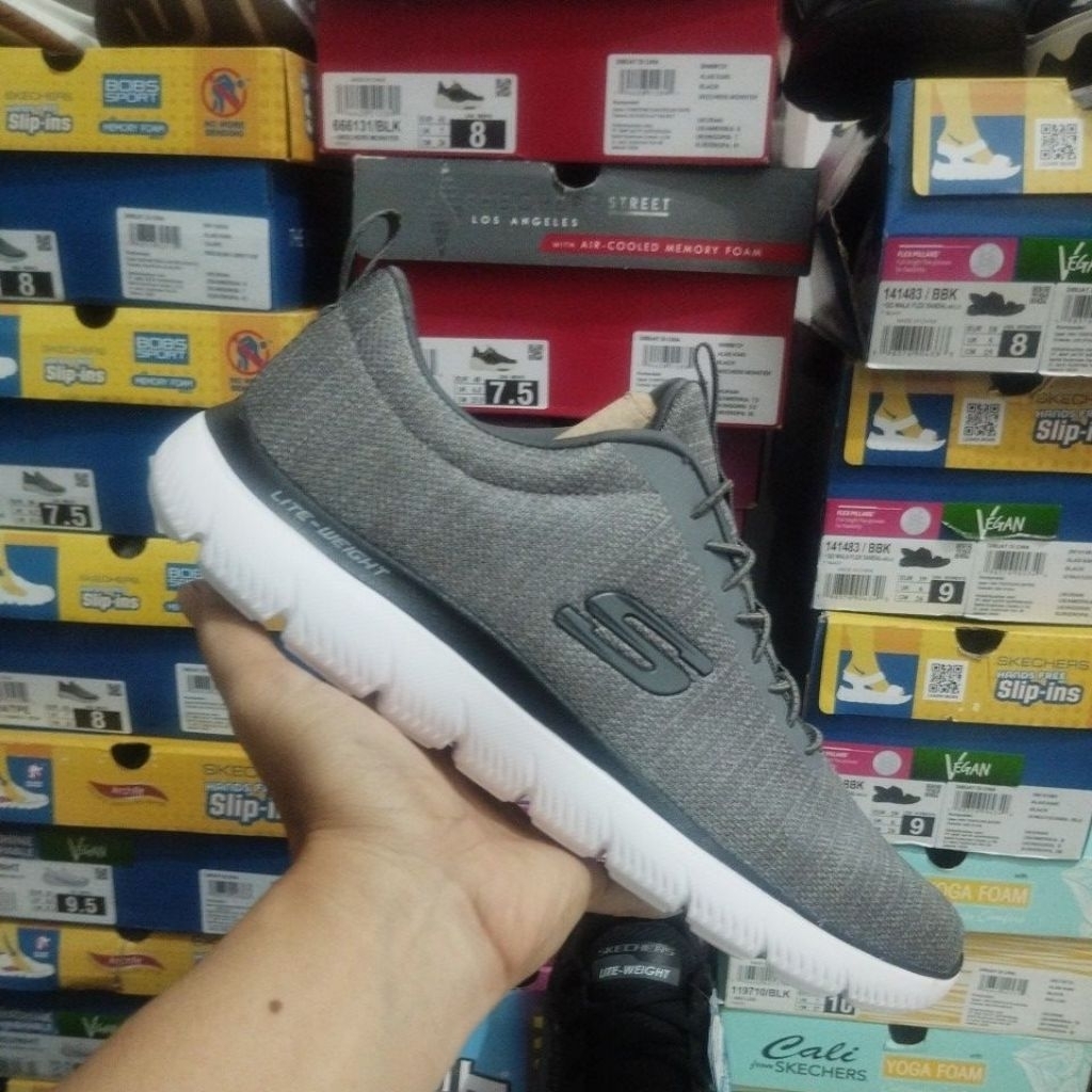 SKECHERS SUMMITS SORENZ SPORT SIZE 45 ORIGINAL