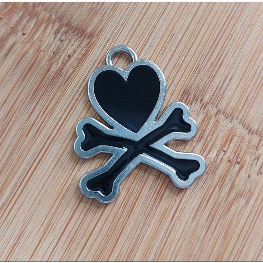 Liontin / Gantungan kunci/ gantungan tas  tokidoki hati warna hitam