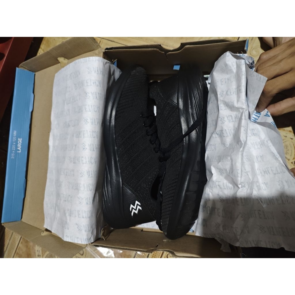 Sepatu Olahraga Geoffmax ukuran 41